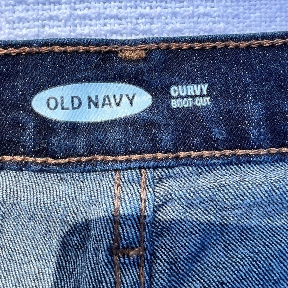 Old navy curvy , boot cut . Very cute - Picture 5 of 10
